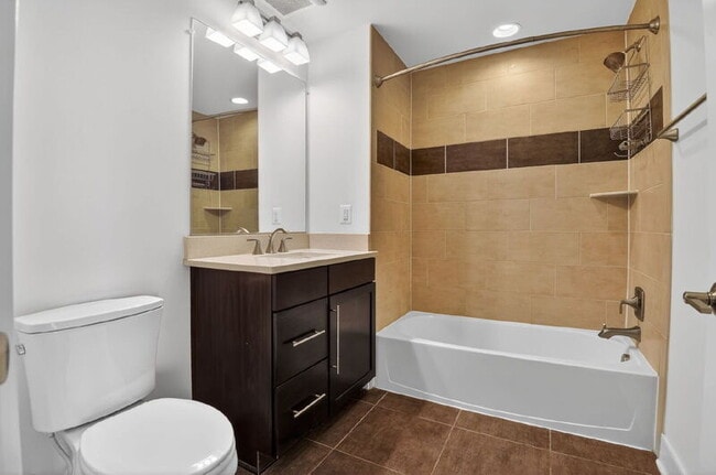 Building Photo - 1107 S Walter Reed Dr