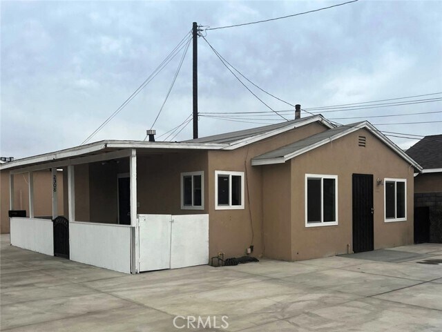 Foto del edificio - 2308 Sastre Ave