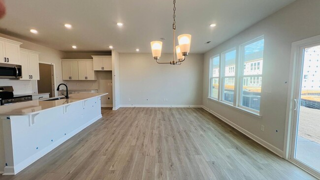 Foto del edificio - BRAND NEW & Beautiful Townhome with 2 car ...