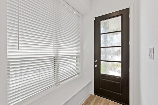 Building Photo - 4131 Balboa Dr