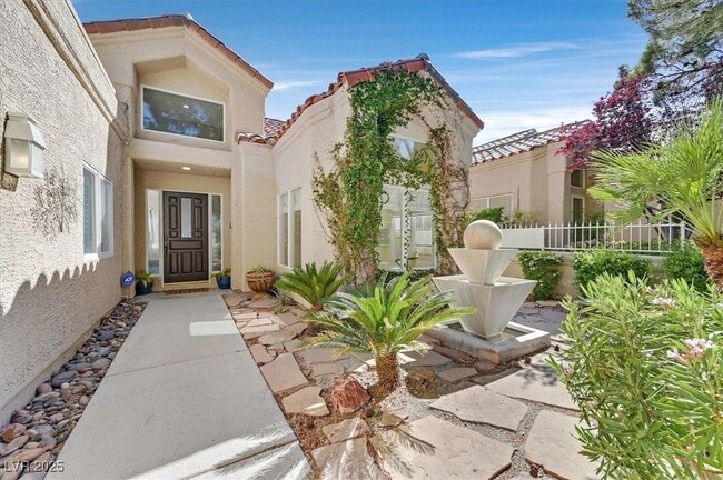 Building Photo - 8161 Round Hills Cir