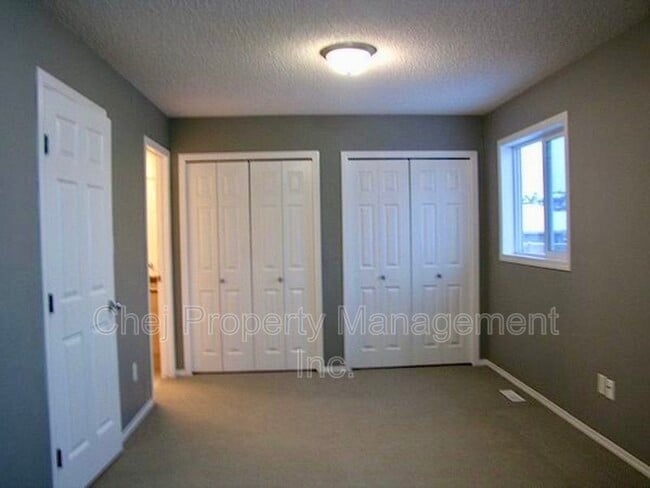 Photo du bâtiment - 148 Brintnell Blvd NW