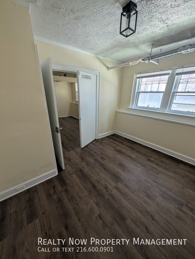 Foto del edificio - 2453 Overlook Rd