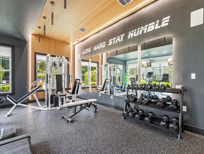new-hampshire-commons-exteriors-and-amenities-9-1-1 - New Hampshire Commons