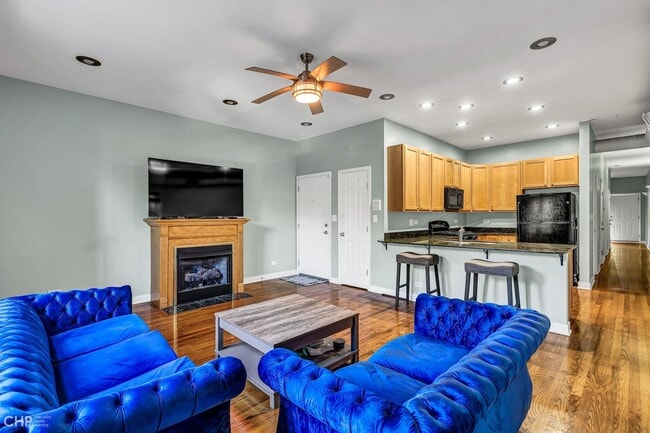 Building Photo - 2335 W Harrison St