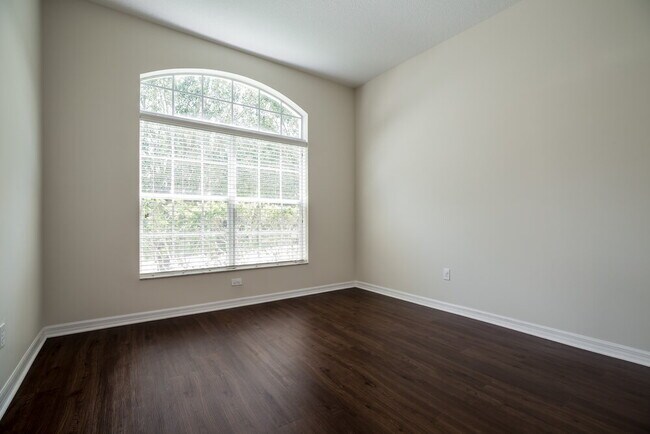 Foto del edificio - 2646 Lake Cora Rd