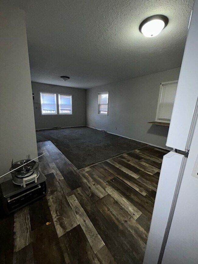 Foto del edificio - 713 S Duluth Ave