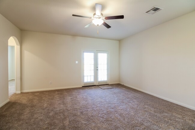 Foto del edificio - 26701 Frost Dr