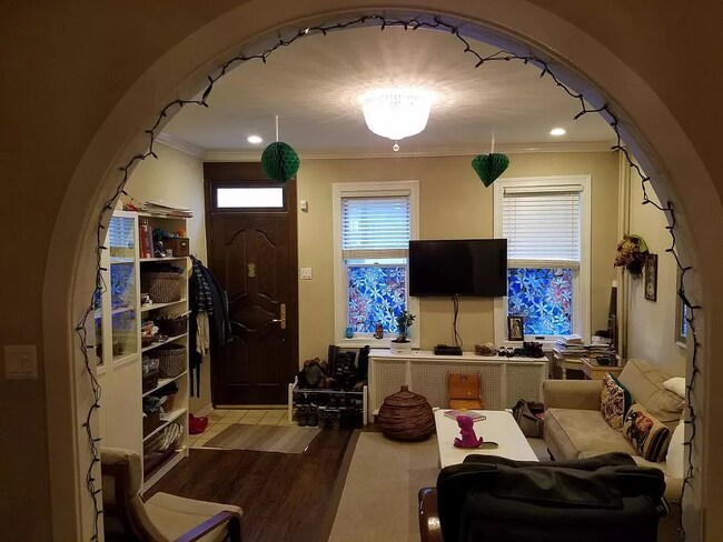 Foto del edificio - 608 S Delhi St