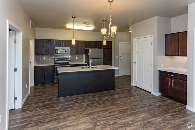 2BR, 2BA - 1,446SF - Beacon Estates