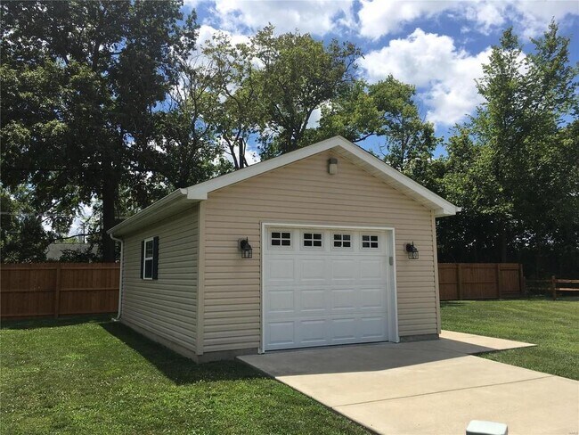Building Photo - 1310 Villa Verde Ct