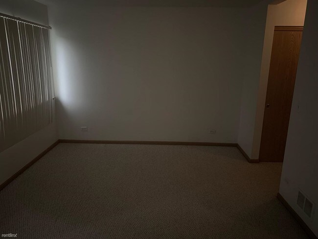 Building Photo - 2 br, 2.5 bath Apartment - 3520 Blue Ridge Ct
