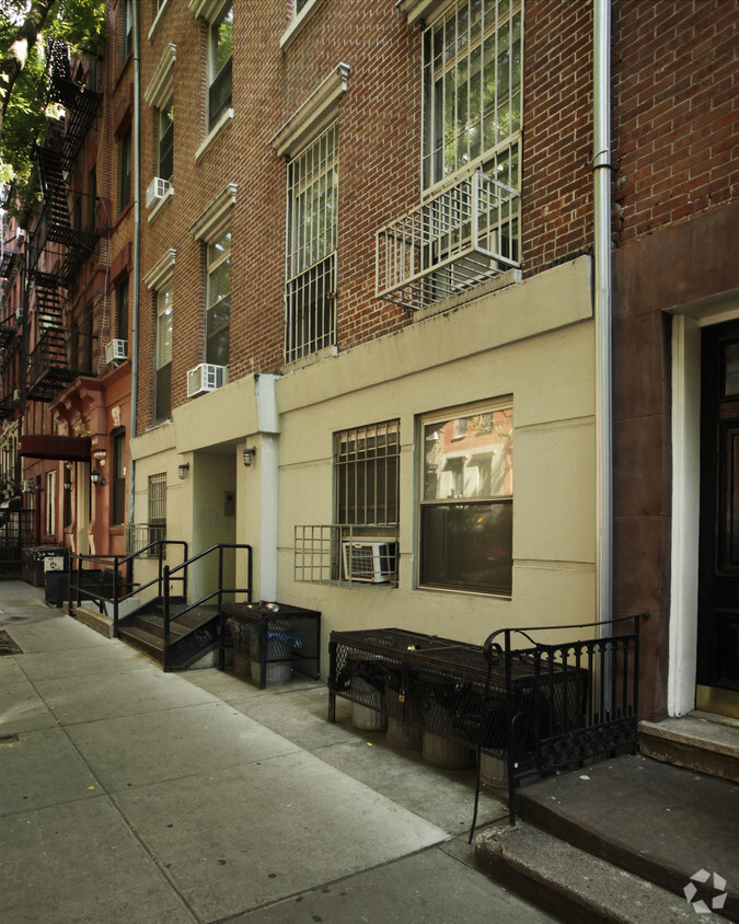 Building Photo - Ninth Street Apartments