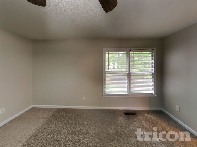 Building Photo - 444 Villa Rosa Way