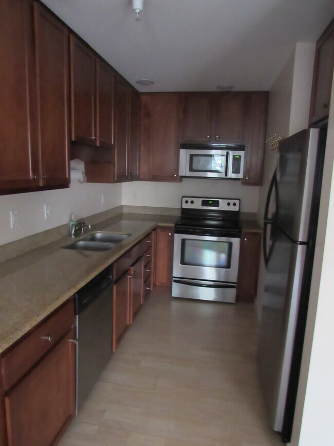 Building Photo - 876 W Trailcreek Dr