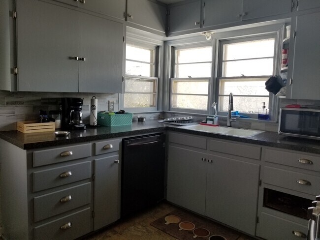 Foto del edificio - 836 W Knapp Ave