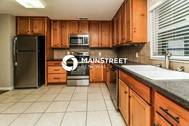 Foto del edificio - 3 Bedroom Pet-Friendly Home in St. Cloud, FL with Main Street Renewal