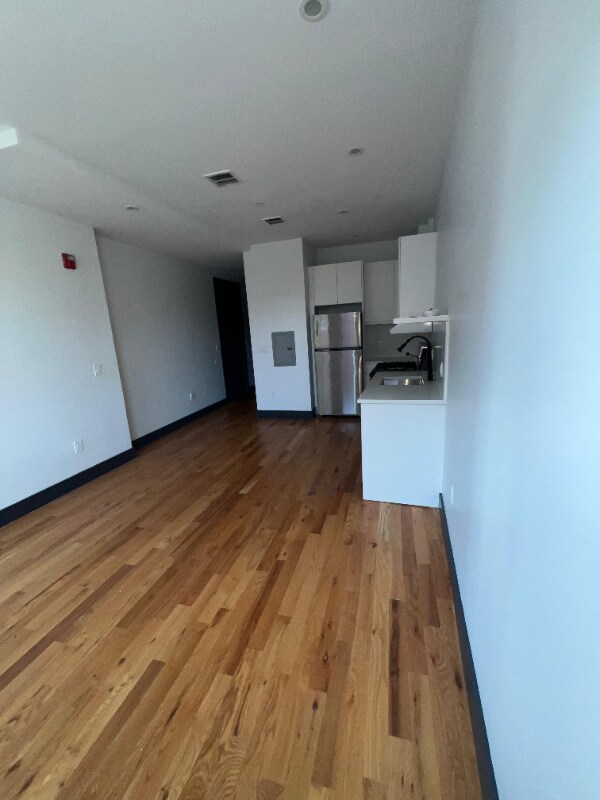 Foto del edificio - 568 Communipaw Ave