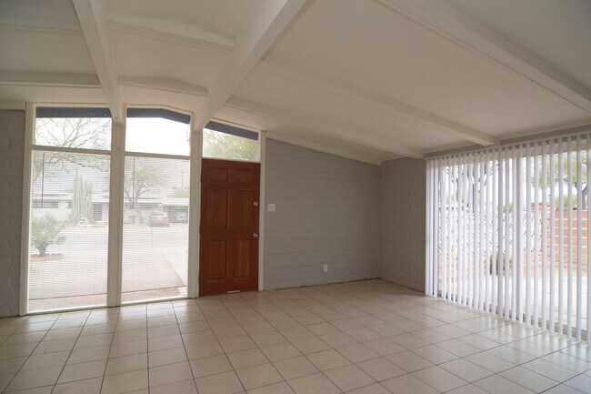Foto del edificio - Remodeled 3 Bedroom 2 Bath House! Central/...