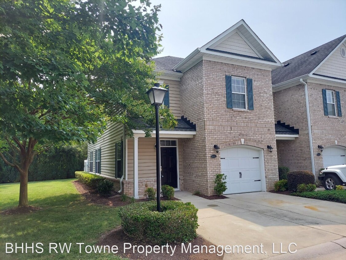 Primary Photo - 3 br, 2.5 bath House - 440 Fieldstone Glen...