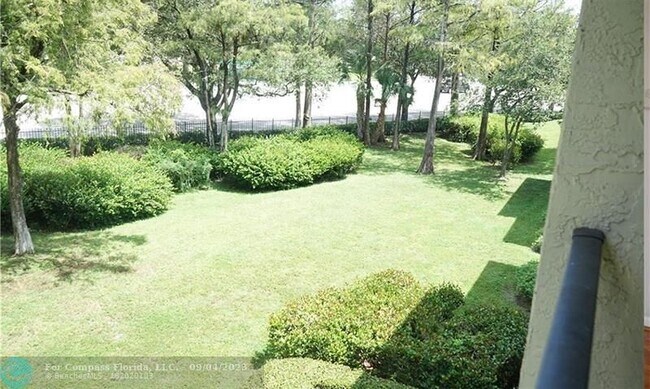 Foto del edificio - 9288 W Atlantic Blvd