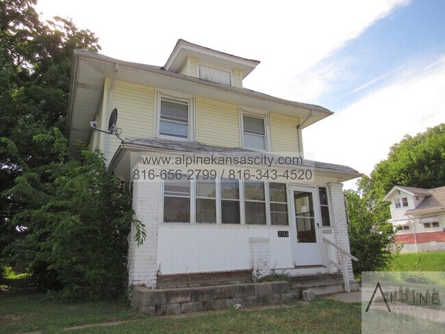 Foto del edificio - Large KCK Home