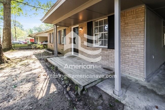 Building Photo - 6105 Santa Monica Dr