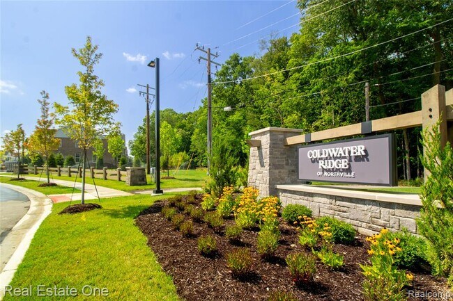 Foto del edificio - 49530 Coldwater Rdg Dr