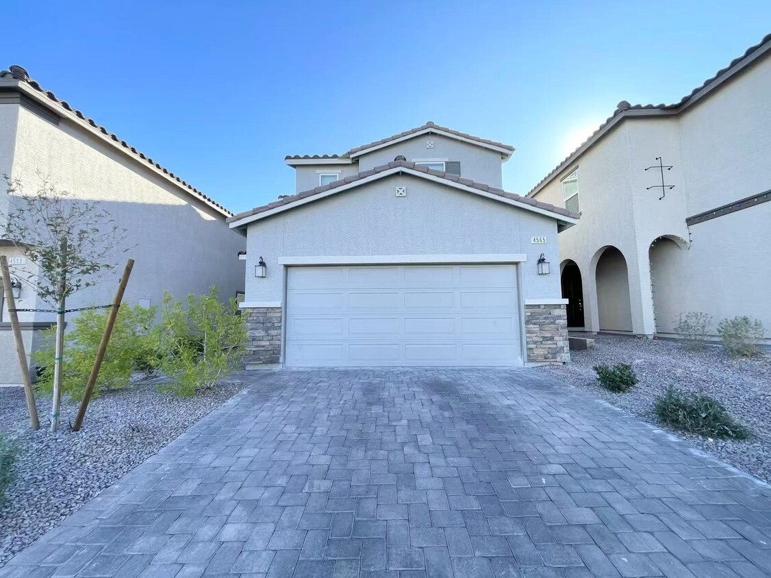 Primary Photo - Beautiful two-story single-family house