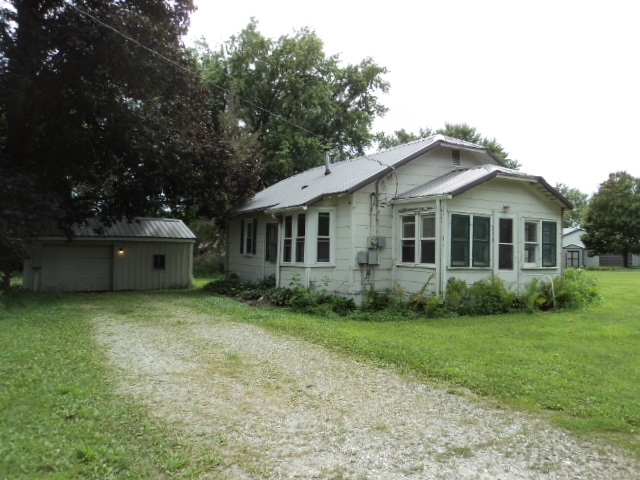 Building Photo - 209 5th St
