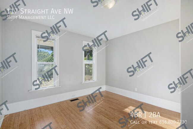 Foto del edificio - 117 Straight Ave NW