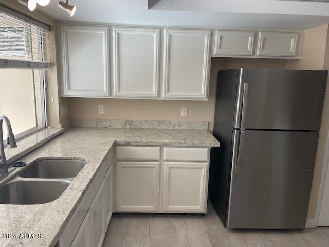 Building Photo - 1023 E Acoma Dr