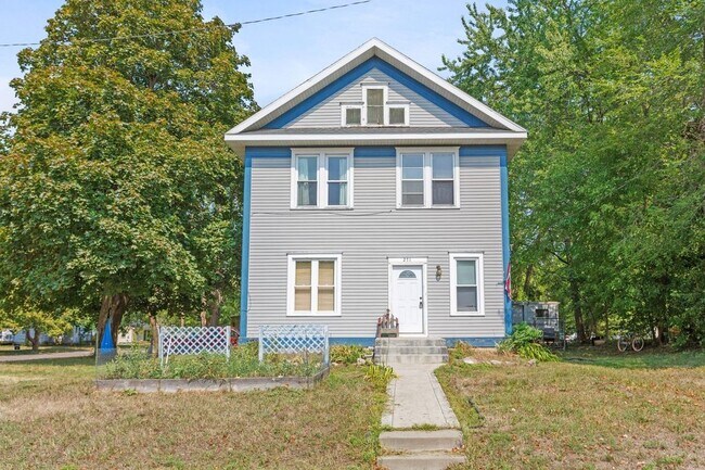 Building Photo - 271 Nelson Blvd