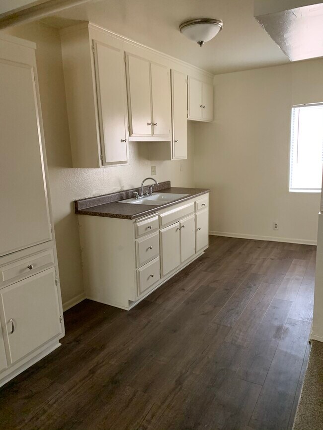 Kitchen - 3530 Emerald St