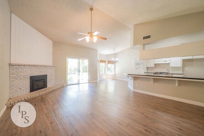 Foto del edificio - North Fresno Home, 3BR/2BA, Built 1991 – w...