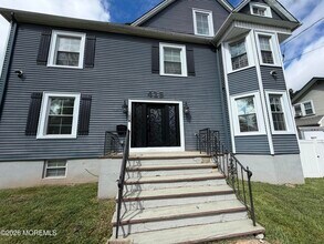 Building Photo - 415 E 3rd Ave
