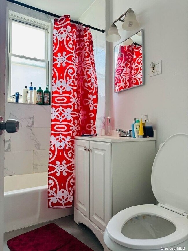 Foto del edificio - 115-07-115107 107th Ave