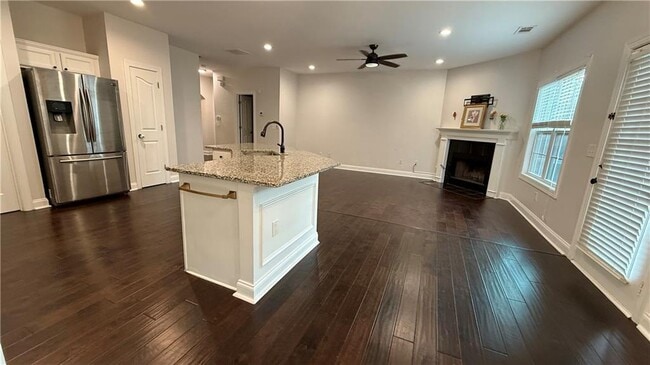 Foto del edificio - 5240 Cedar Shoals Dr
