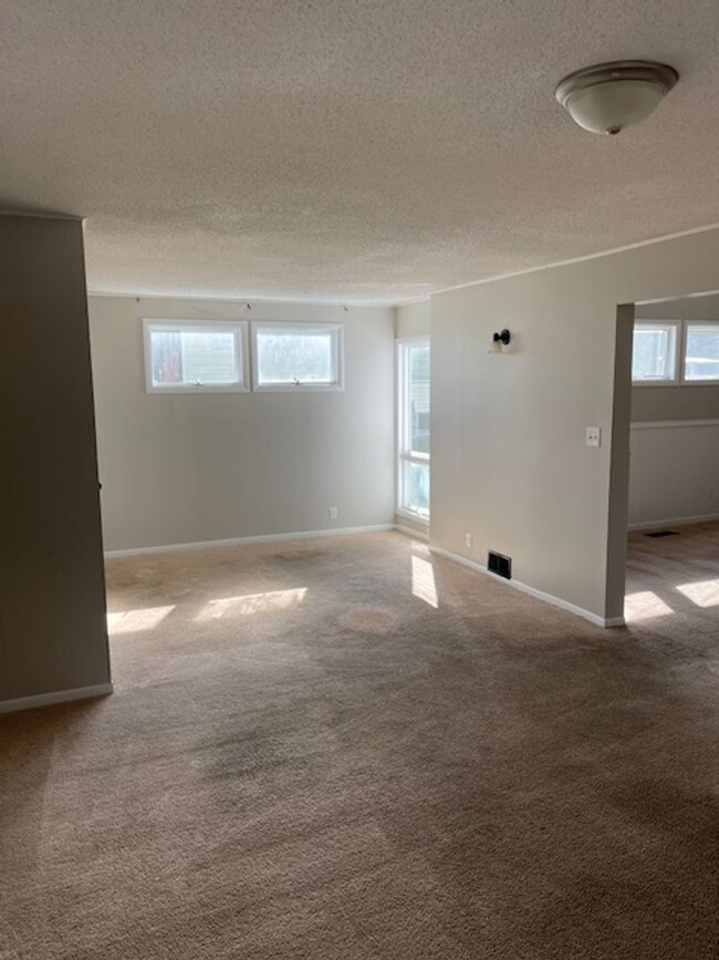 Building Photo - BELOW MARKET RENT!