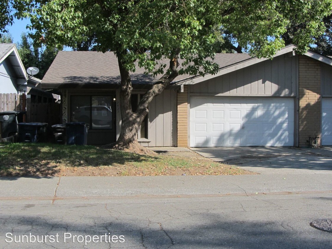 Primary Photo - 7421-7423 Willowcreek Dr