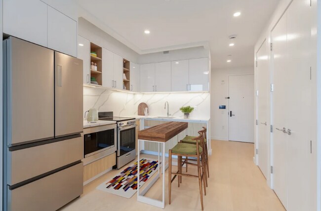 Foto del edificio - 3880 9th Ave