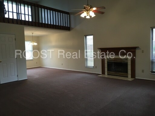 Foto del edificio - 6754 Deer Ridge Dr