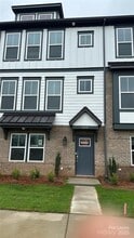 Building Photo - 3214 Stelfox St