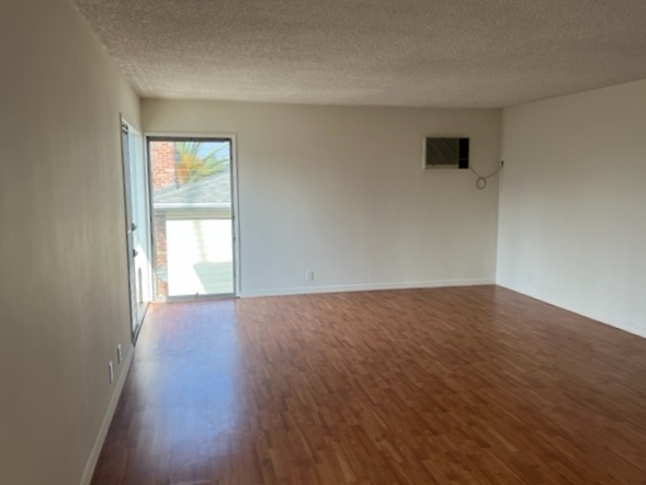 Foto del edificio - 4575 Finley Ave