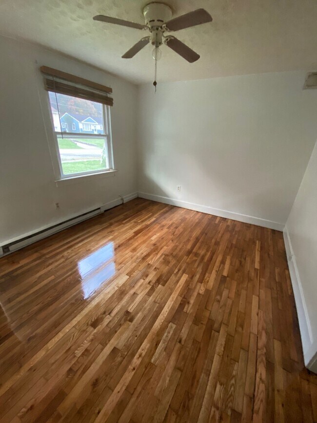 1538 Stadium Dr, Bluefield, WV 24701 House Rental in Bluefield, WV
