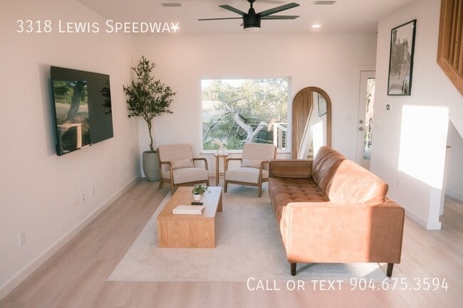 Building Photo - 3318 Lewis Speedway