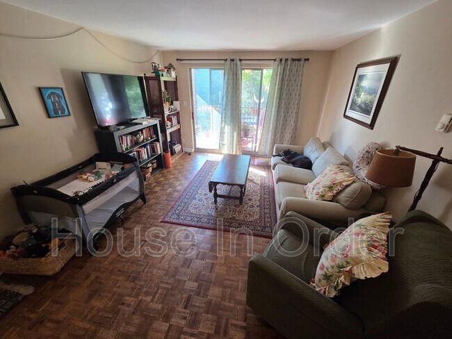 Foto del edificio - 30 Edgemont Rd