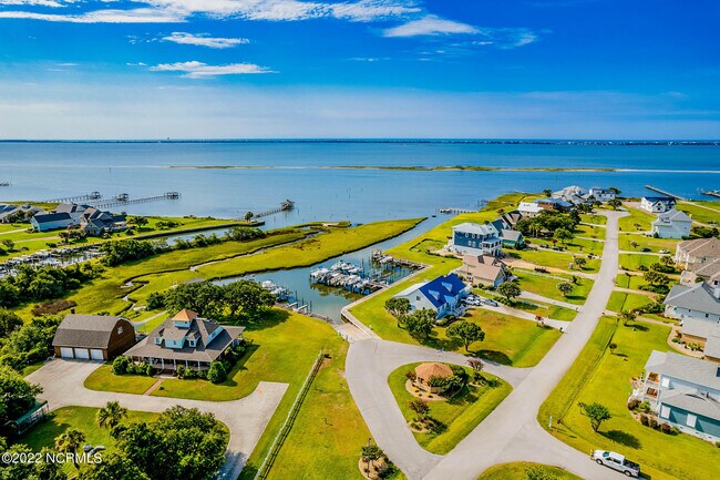Foto del edificio - 201 Blue Heron Dr
