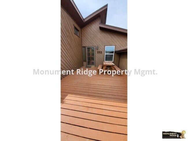 Building Photo - 392 Ridge View Dr
