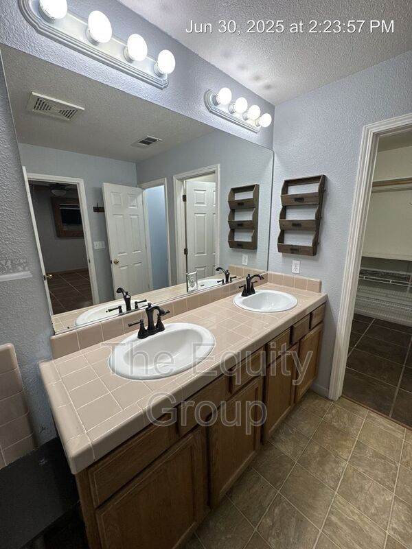 Building Photo - 3603 N Minden Ct